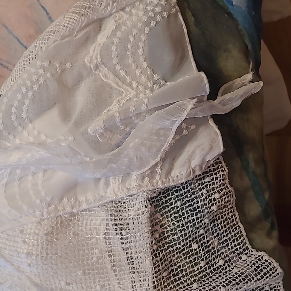 Simply Couture Ivory Crochet Tunic - Picture 6 of 11